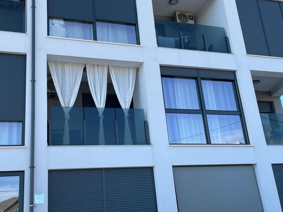 Giovanna Apartment With Terrace And Free Parking プーラ エクステリア 写真